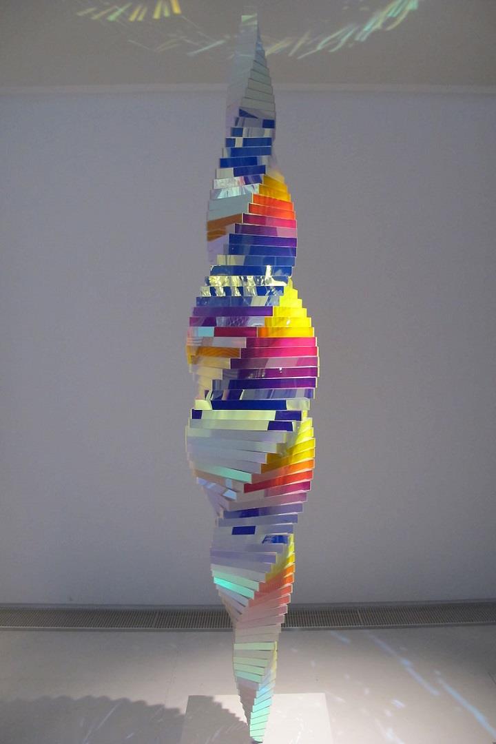 Alyson Shotz - wavy sculpture