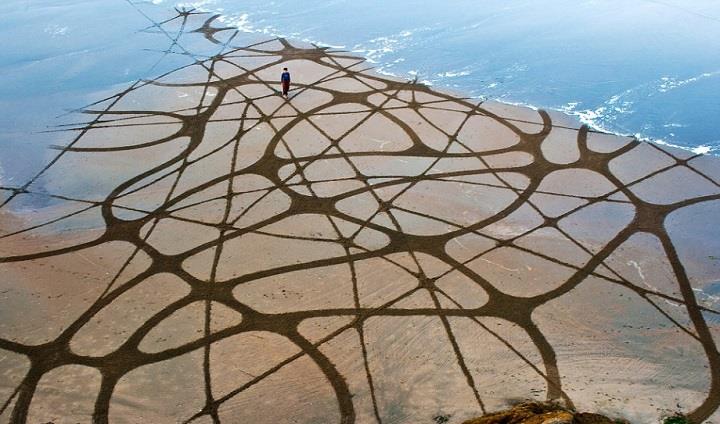 Andres Amador - Ephemeral Sand Paintings