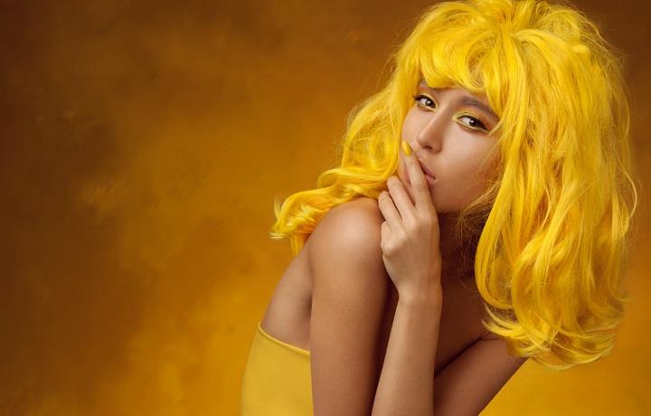 Joanna Kustra - a yellow portrait
