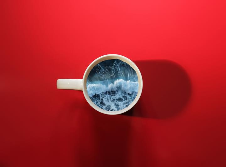 Victoria Siemer - coffee cup manipulations 1