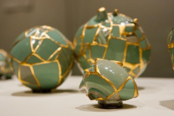Yee Sookyung - green ceramic detail